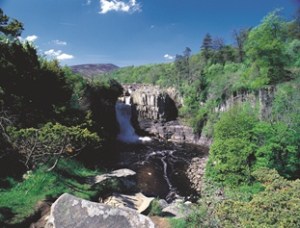 high-force-waterfall-h0029-graeme-peacock-use-by-vcd-until-march-2012