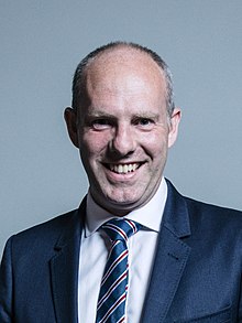 Official_portrait_of_Justin_Tomlinson_crop_2